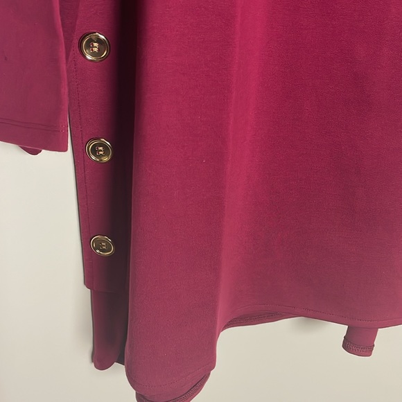 Chico’s Burgundy (maroon) 3/4 sleeve Tunic with Gold Button Detail- Large - Picture 3 of 13